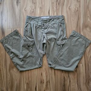 Old Navy low rise green cargo pants Size 8